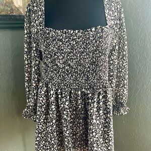 Torrid Black and White Floral Smocked Dress Babydoll Dress Sz 2 whimsy